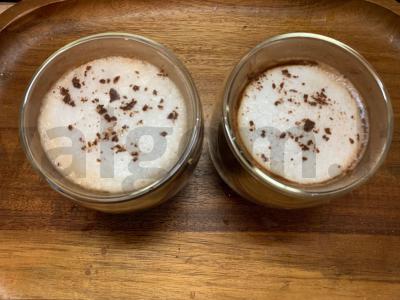 Karštas šokoladas cappuccino pagrindine nuotrauka