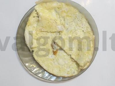 Omletas su minkšta varške ir sūriu pagrindine nuotrauka