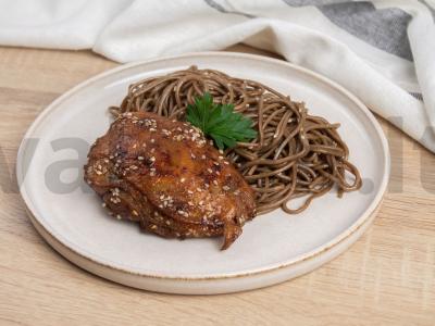 Vištienos šlaunelė unagi su česnakais ir sezamo sėklomis bei grikių makaronais Žingsnis 5