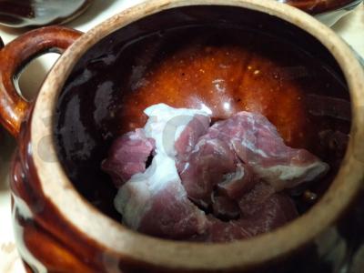 Kepinys su bulvėmis ir grybais puoduose Žingsnis 1