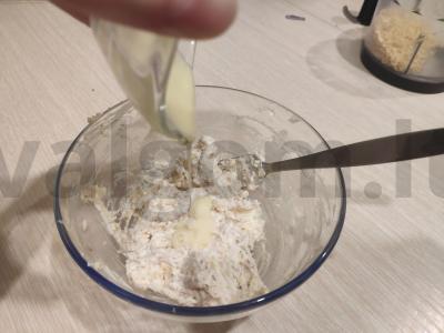 Sūrio saldainiai kaip "Rafaello". Žingsnis 3