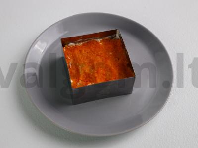 Paprastos ir skanios salotos su žuvies konservais Žingsnis 5