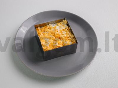 Paprastos ir skanios salotos su žuvies konservais Žingsnis 8