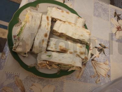 Pita su konservuotu tunu Žingsnis 4