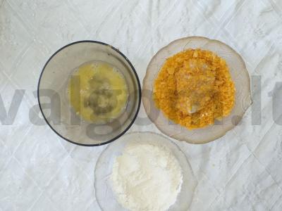 Nuggets su puriu traškučių apkepu Žingsnis 3