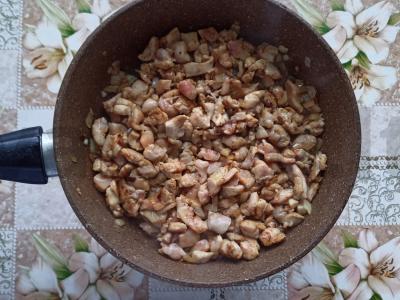 Vištiena grietinėlės padaže Žingsnis 2
