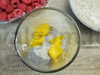 Egzotiškas desertas iš chia sėklų su augaliniu pienu Žingsnis 2