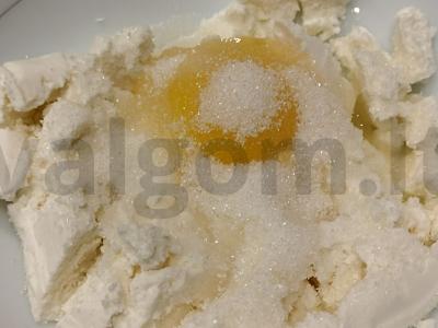 Minkšti sūrio pyragaičiai su paprastu receptu Žingsnis 2