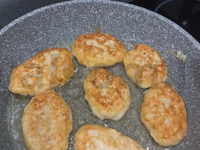 Minkšti sūrio pyragaičiai su paprastu receptu Žingsnis 6