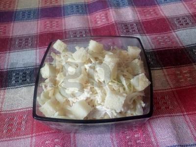 Kopūstų ir vištienos salotos su skrebučiais Žingsnis 4