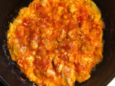 Pomidorų omletas pagrindine nuotrauka