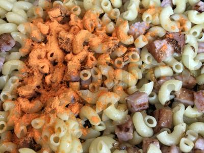 Mac-n-cheese su kumpiu ir sūriu. Žingsnis 4