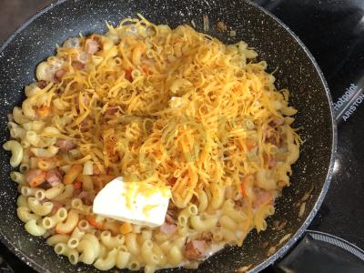 Mac-n-cheese su kumpiu ir sūriu. Žingsnis 6