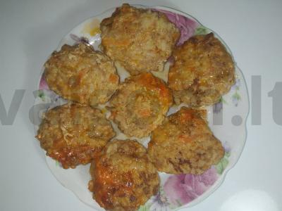 Sultingi mėsos kukuliai su ryžiais ir kiauliena pagrindine nuotrauka