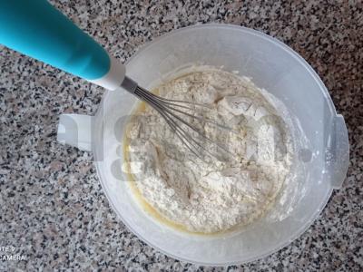 Blyneliai su vaniliniu cukrumi ant pieno Žingsnis 3