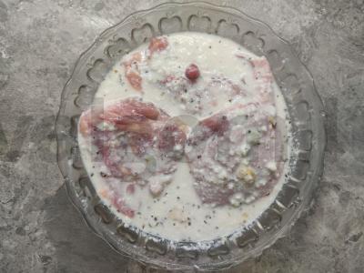 Vištienos šlaunelės kefyre Žingsnis 1