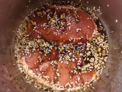 Sezame marinuotas kiaulienos kepsnys Žingsnis 2