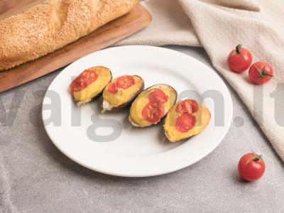Sūriu ir kiaušiniu įdaryti baklažanai pagrindine nuotrauka