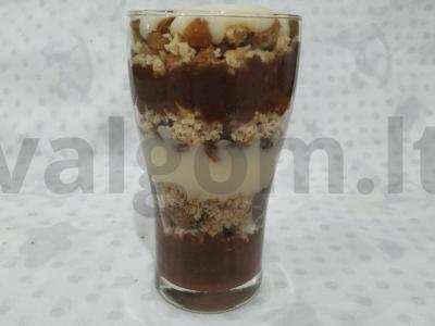 Desertas su kremu, riešutais ir sultenėmis Žingsnis 5