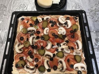 Daržovių pica su marinuotais agurkais Žingsnis 4