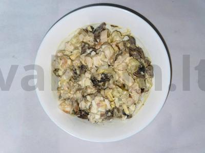 Kepti grybai su rūkyta vištiena pagrindine nuotrauka