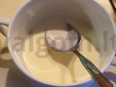 Sluoksniuotos salotos su krabų lazdelėmis Žingsnis 3