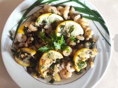 Išskirtinės krevetės su žolelėmis ir citrina pagrindine nuotrauka