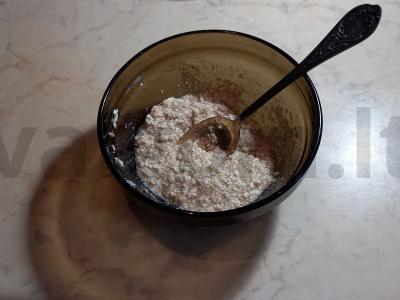 Sluoksniai su varške, kiviais ir bananais Žingsnis 2