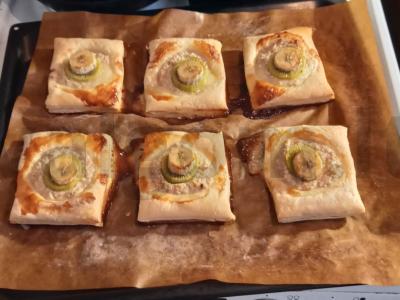 Sluoksniai su varške, kiviais ir bananais Žingsnis 9