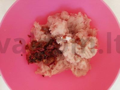 Kalakutienos terina su saulėje džiovintais pomidorais Žingsnis 1