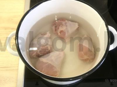 Kūdikių vištienos sriuba Žingsnis 1