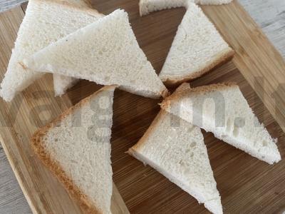 Mini sumuštinukai su sūriu, alyvuogėmis ir cervalata Žingsnis 6