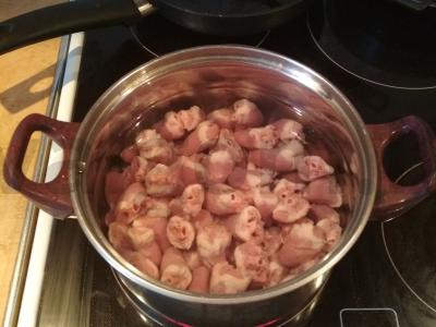 Salotos "Heartbreaker" su vištienos širdelėmis Žingsnis 1