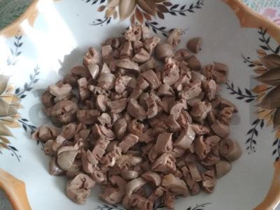 Salotos "Heartbreaker" su vištienos širdelėmis Žingsnis 3