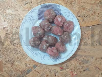 Lengva sriuba su mėsos kukuliais ir ryžiais Žingsnis 1