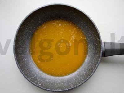 Naminis mėsos kepsnys su grybais ir alaus padažu Žingsnis 1