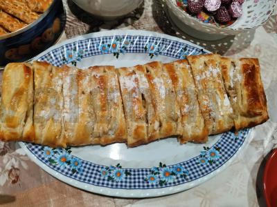 Obuolių štrudelis pagrindine nuotrauka