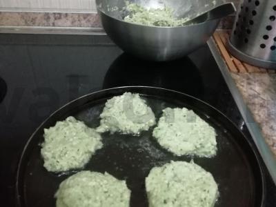 Žiedinių kopūstų pyragėliai su špinatais Žingsnis 5