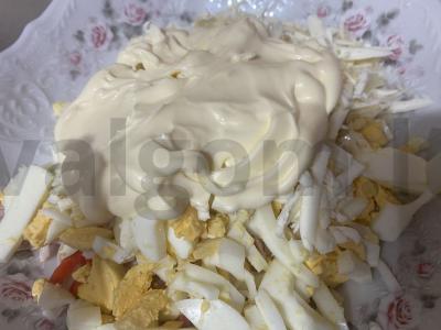 Salotos "Fantasy" su krabų lazdelėmis ir lydytu sūriu Žingsnis 6