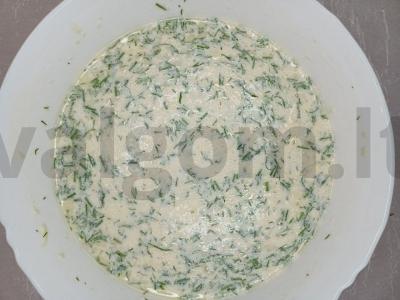 Blyneliai su sūriu ir žolelėmis Žingsnis 1