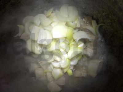 Bulvės su mėsa ant atviros ugnies puode Žingsnis 6