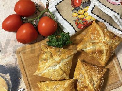 Samsa su vištiena pagrindine nuotrauka