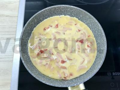 Frittata su dešra ir mocarela Žingsnis 2