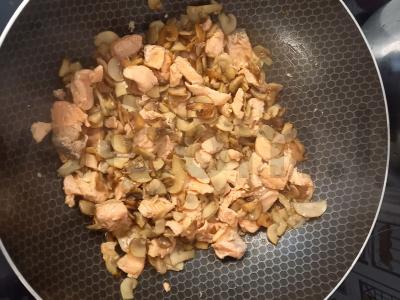 Makaronai su lašiša ir grybais Žingsnis 3