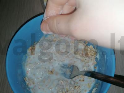 Obuolių paplotėliai ant kefyro Žingsnis 2