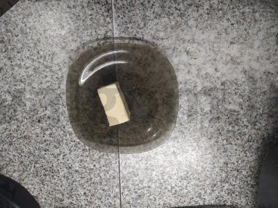 Švelnios salotos "Pavasaris" su rūkyta vištiena ir kukurūzais Žingsnis 4