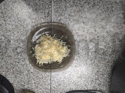 Švelnios salotos "Pavasaris" su rūkyta vištiena ir kukurūzais Žingsnis 5