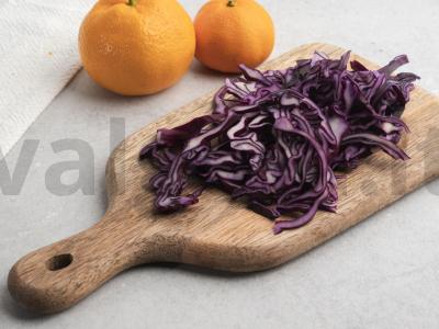 Salotos su raudonaisiais kopūstais ir mandarinais Žingsnis 1