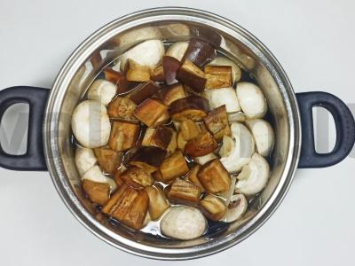 Korėjietiškos morkos su grybais Žingsnis 2