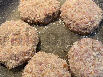 Kiaulienos kotletai su slaptu ingredientu Žingsnis 4